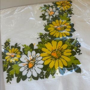Vintage Hallmark 1960’s Floral Ephemera Daisy Luncheon Napkins Package of 20 NEW